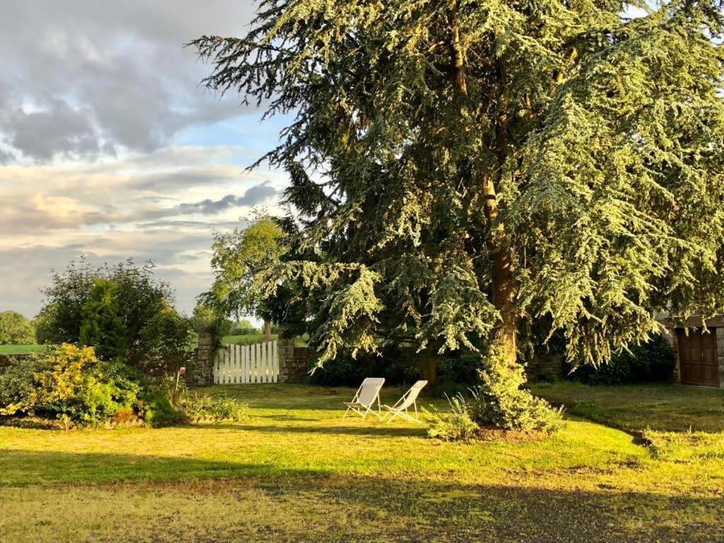 Le Manoir De La Besliere - Gite Et Chambres D'Hotes Folligny Exterior foto